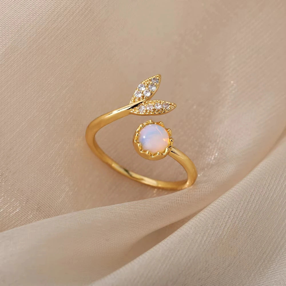 Anillo Abierto de Circón Chapado en Oro