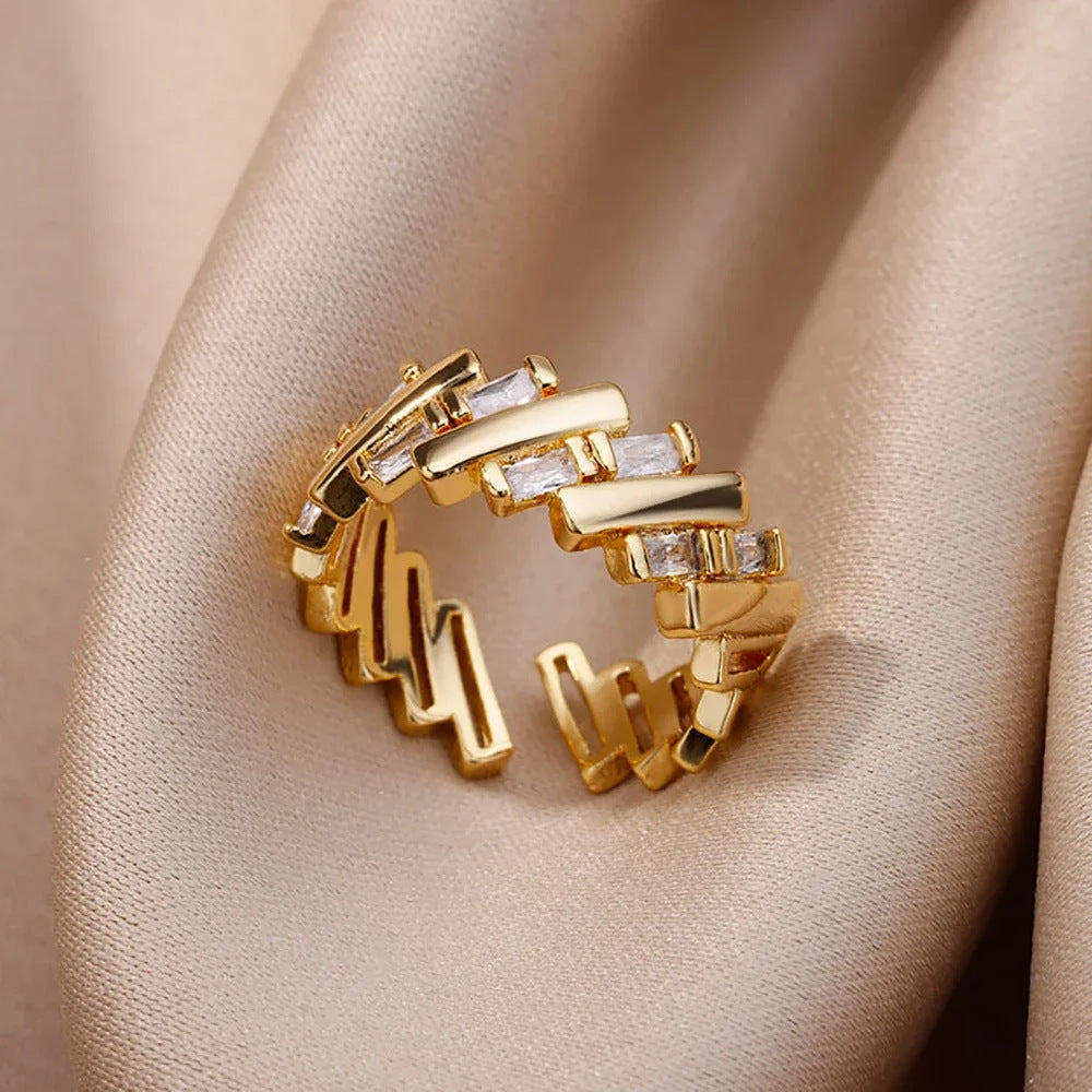 Anillo Abierto de Circón Chapado en Oro