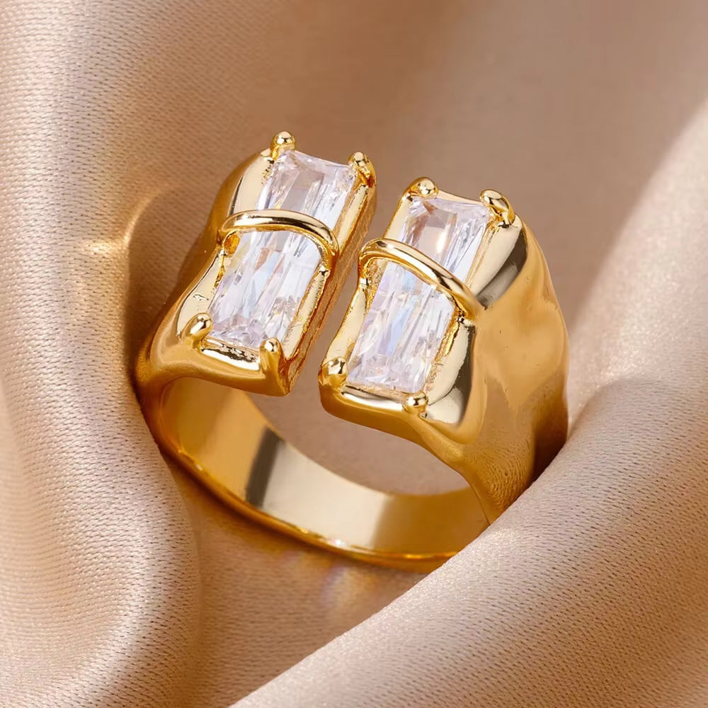 Anillo Abierto de Circón Chapado en Oro